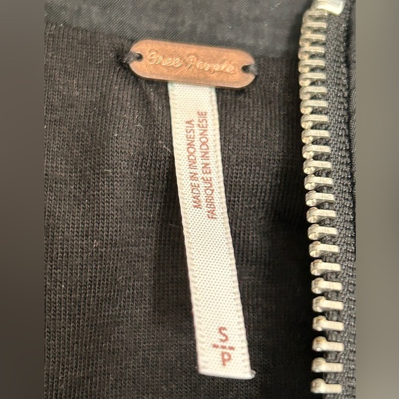 Free People Women’s Black Balloon Long Sleeve Full Zip Bomber Jacket, size Small - Picture 7 of 14